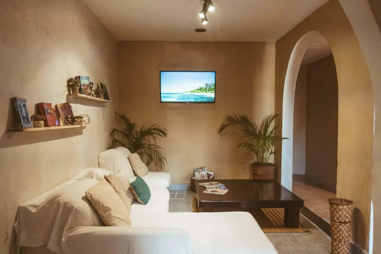 פלאייה דל כרמן Tequilita Hostel & Suites